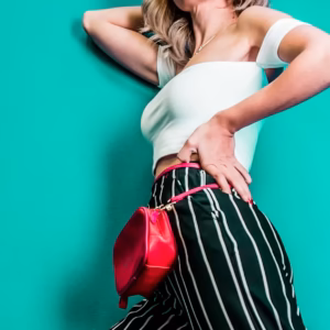 The Art of Minimalist Dressing: Elevate Your Daily Ensemble